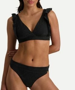 Beachlife Black Embroidery Ruches Bikinitop - Dames - Maat 75B -lingerie-dames-badmode Winkel 465x840 1