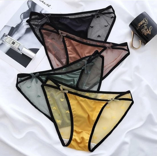 Merkloos Pure-Soft Satijnen Comfortabele Slipjes (4 - Pack ) Maat L 3 Merkloos Pure-Soft Satijnen Comfortabele Slipjes (4 - Pack ) Maat L