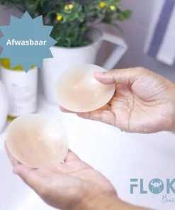 Floki Beauty Floki Boob Tape - Boob Tape - Herbruikbare Tepelplakkers - 1 Gratis Rol - Fashion Tape - Plak BH - 10 Meter -lingerie-dames-badmode Winkel 550x550 200
