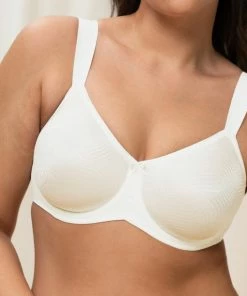 Triumph Essential Minimizer WX Beha - Vanille - Maat C90 -lingerie-dames-badmode Winkel 550x611 37