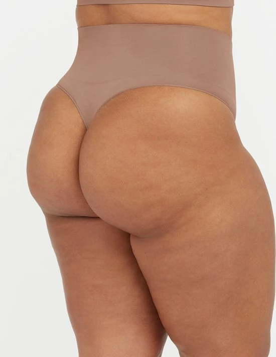 Spanx EcoCare Seamless Shaping - String - Kleur Dark Nude (Cafe Au Lait) - Maat S 5 Spanx EcoCare Seamless Shaping - String - Kleur Dark Nude (Cafe Au Lait) - Maat S - Afbeelding 3