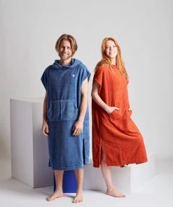 Merkloos Ponchy - Surf Poncho - Handdoek Poncho – Marrom Velho - Maat Groot - Uniseks - Katoen -lingerie-dames-badmode Winkel 550x825 13